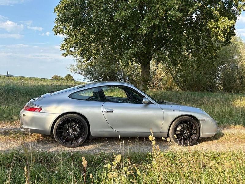 Gebraucht Porsche 911 Carrera 4 320 PS (235 kW) 2003 Silber Coupé