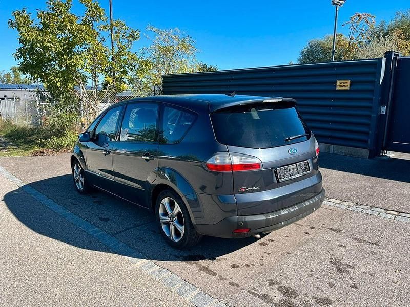 Gebraucht Ford S-MAX Titanium 140 PS (102 kW) 2008 Grau Van / Kleinbus