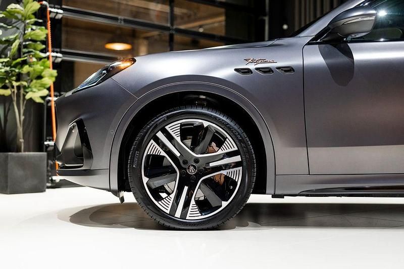 Neu Maserati Grecale Folgore 409 kW (557 PS) 2025 Grau SUV