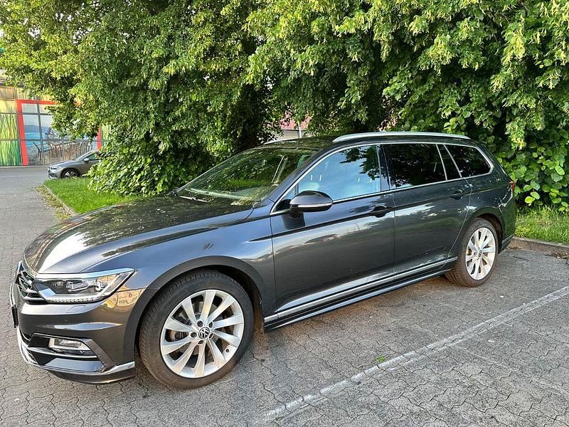 Usata VW Passat Highline 190 CV (139 kW) 2019 Grigio Station wagon