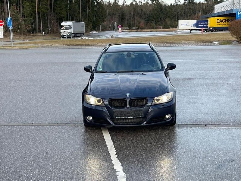 Gebraucht BMW 318 143 PS (105 kW) 2009 Blau Kombi