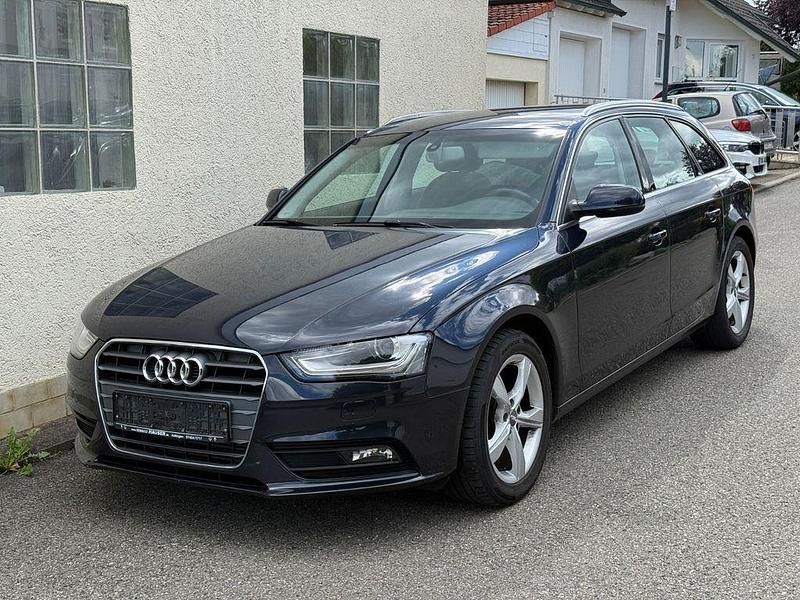 Blau Gebraucht 2012 Audi A4 Kombi | 10.600 € (Fairer Preis) - Bild 1/4