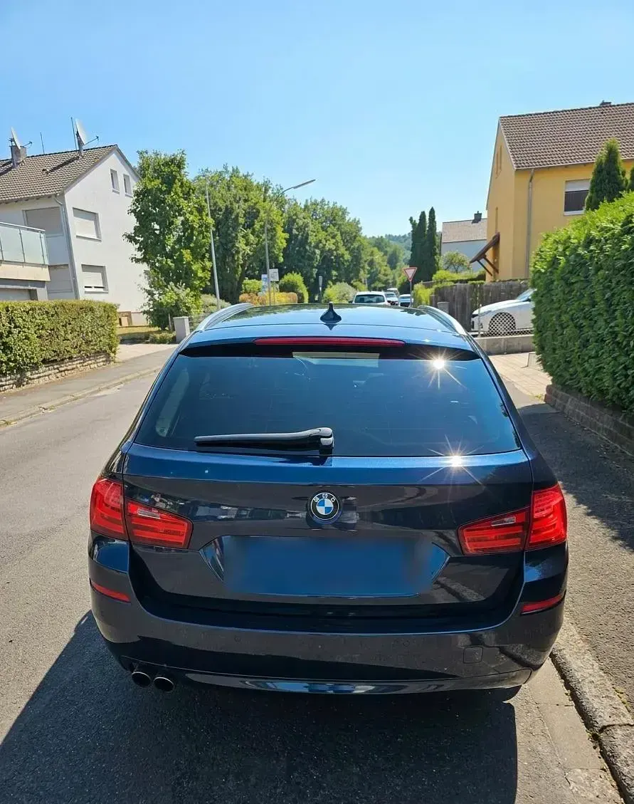 Gebraucht BMW 525 218 PS (160 kW) 2012 Blau Limousine