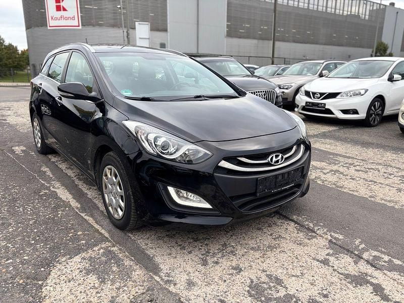 Schwarz Gebraucht 2014 Hyundai i30 Style Kombi | 7.490 € (Fairer Preis) - Bild 1/4