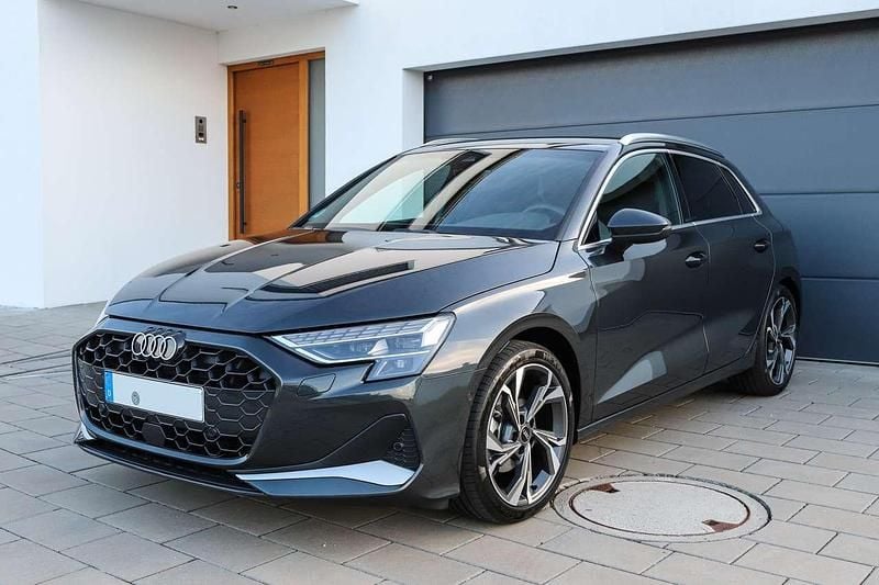 Gebraucht Audi A3 Advanced 116 PS (85 kW) 2024 Grau Kombi