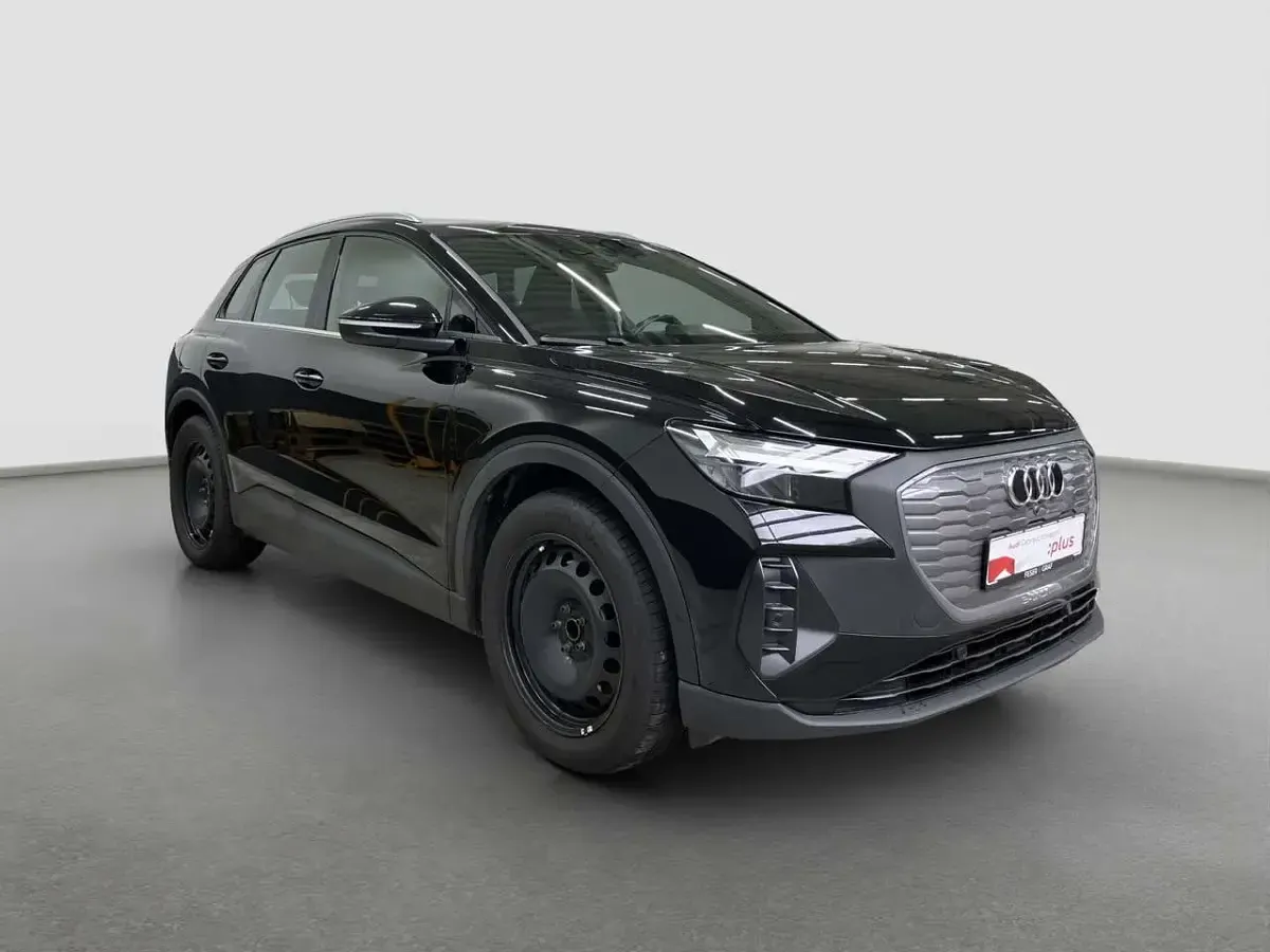 Gebraucht Audi Q4 e-tron Comfort 150 kW (204 PS) 2023 Mythosschwarz metallic SUV