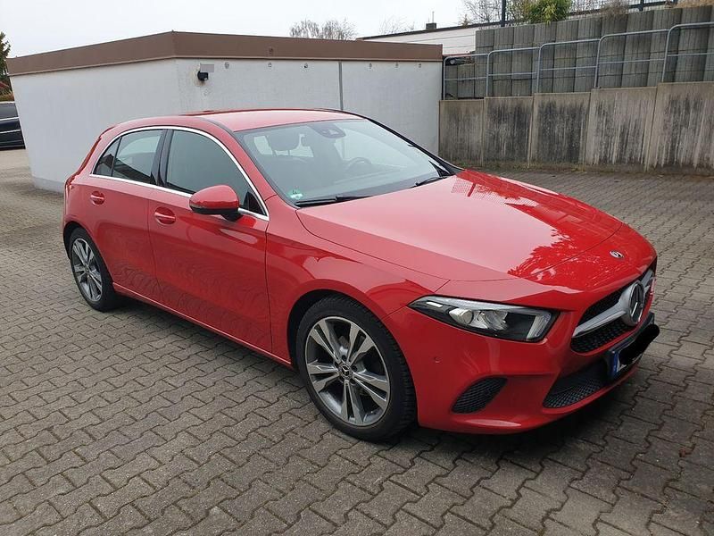 Gebraucht Mercedes A180 Progressive 136 PS (100 kW) 2018 Rot Limousine