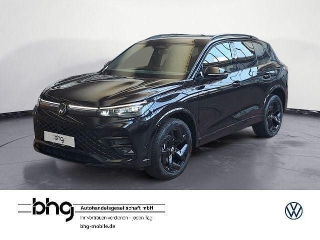 Deep black perleffekt Gebraucht 2025 VW Tiguan R-line SUV | 53.930 € (Fairer Preis) - Bild 1/4