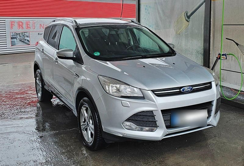 Gebraucht Ford Kuga Trend 150 PS (110 kW) 2014 Silber SUV