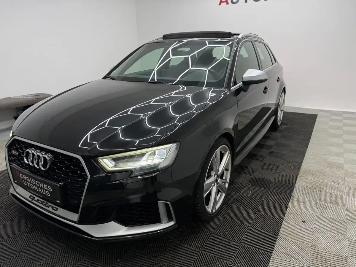 Gebraucht Audi RS3 Ambiente 400 PS (294 kW) 2017 Schwarz Limousine