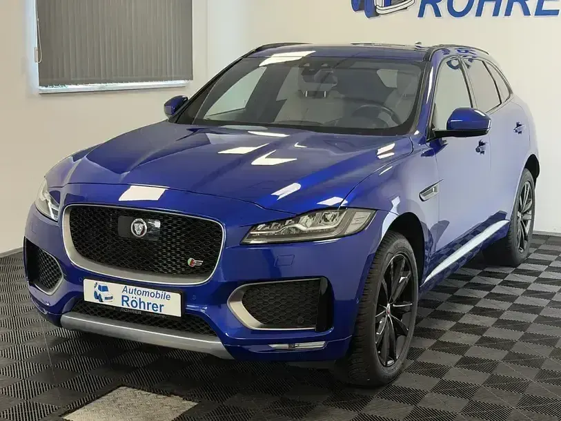 Gebraucht Jaguar F-Pace First Edition 381 PS (280 kW) 2017 Caesium blue SUV