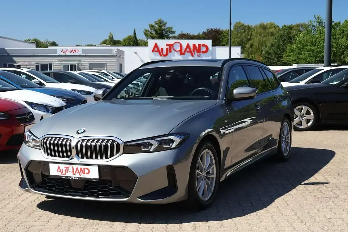 Gebraucht BMW 320 M Sport 184 PS (135 kW) 2025 Grau Kombi