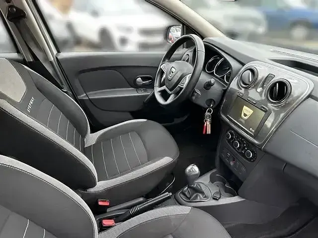 Używany Dacia Logan MCV Stepway 90 KM (66 kW) 2019 Biały Kombi