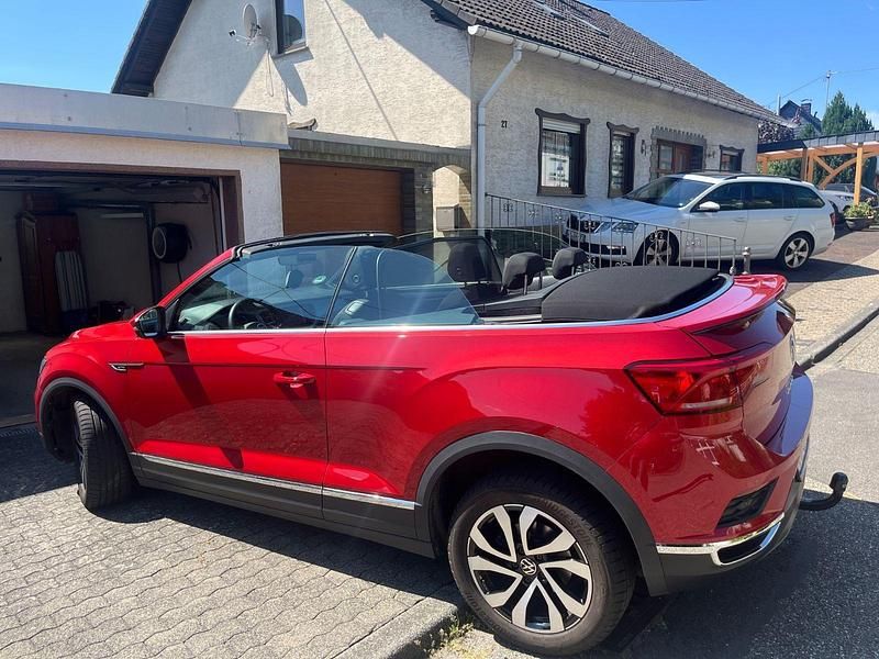 Gebraucht VW T-Roc Cabriolet Active 150 PS (110 kW) 2021 Rot Cabrio