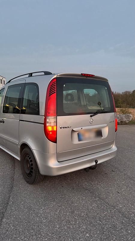 Gebraucht Mercedes Vaneo 90 PS (66 kW) 2002 Silber Van / Kleinbus