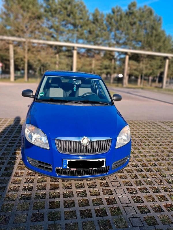 Gebraucht Skoda Fabia 60 PS (44 kW) 2010 Blau Kleinwagen