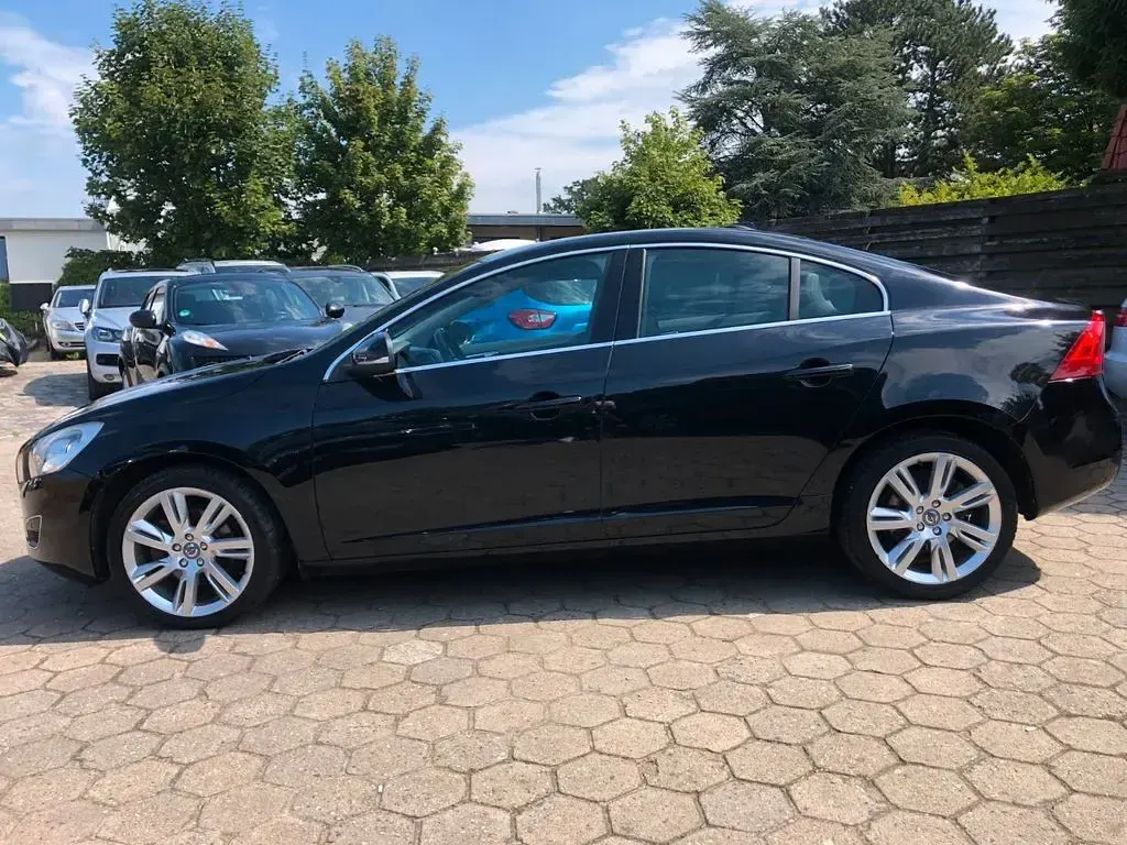 Gebraucht Volvo S60 Summum 163 PS (119 kW) 2013 Schwarz Limousine