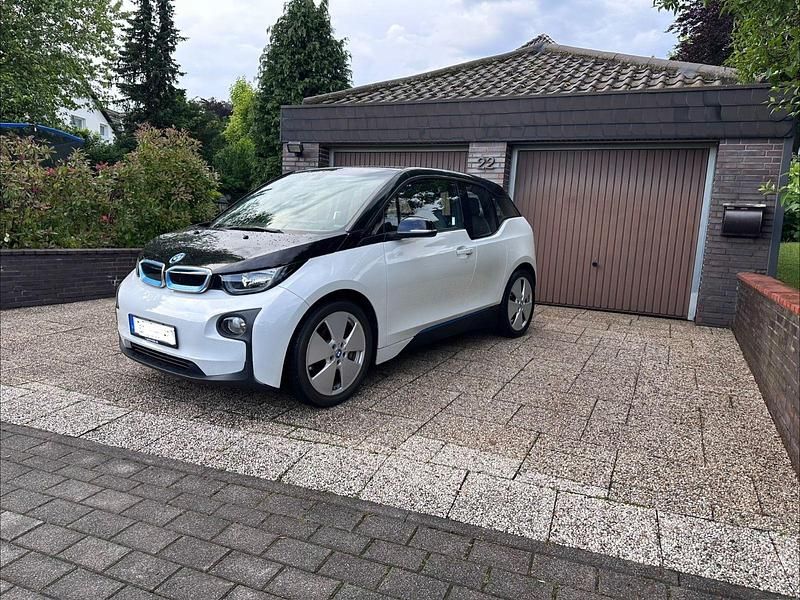 Weiß Gebraucht 2015 BMW i3 Kleinwagen | 10.900 € (Fairer Preis) - Bild 1/1