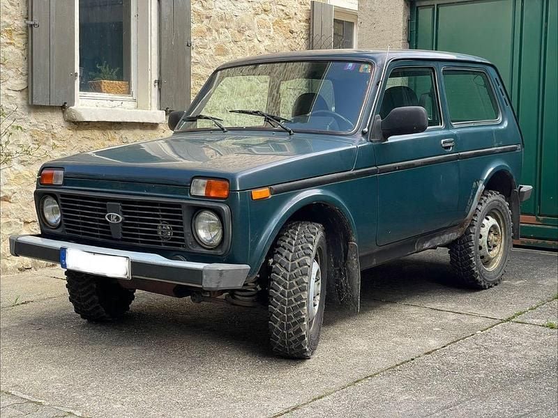 Gebraucht Lada niva 83 PS (61 kW) 2010 Grün SUV