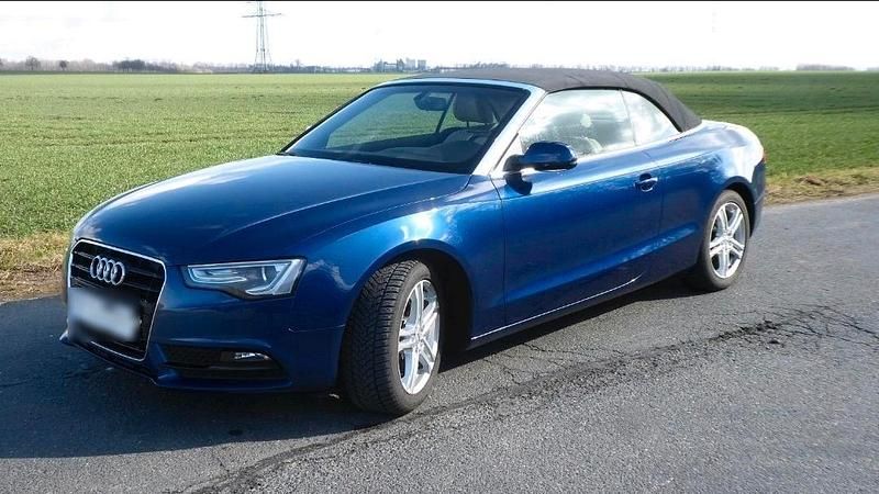 Gebraucht Audi A5 Cabriolet 170 PS (125 kW) 2012 Blau Cabrio