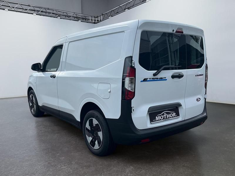 Nowe Ford Transit Trend 100 kW (136 KM) 2025 Biały Hatchback