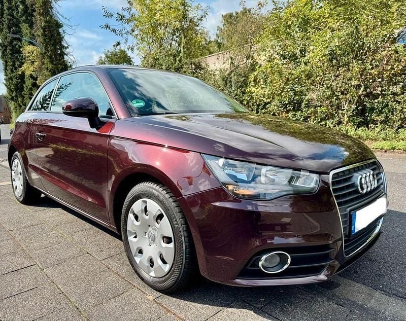 Violett Gebraucht 2014 Audi A1 Ambition Kleinwagen | 8.300 € (Guter Preis) - Bild 1/4