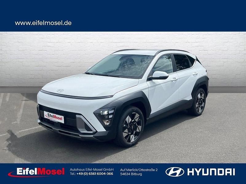 Atlas white / sol Neu 2025 Hyundai Kona Trend SUV | 29.960 € (Fairer Preis) - Bild 1/4