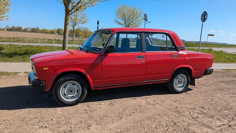 Second-hand Lada 2107 75 CP (55 kW) 1990 Berlinǎ