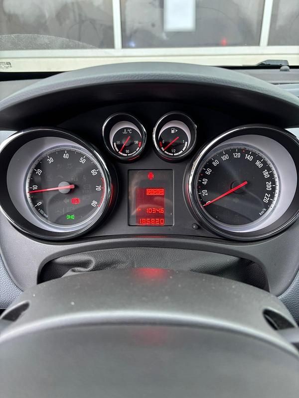 Gebraucht Opel Meriva 140 PS (102 kW) 2011 Schwarz Van / Kleinbus