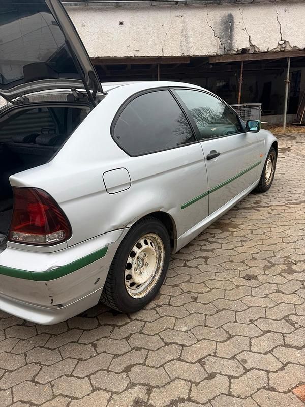 Gebraucht BMW 316 Compact 115 PS (84 kW) 2004 Silber Kleinwagen