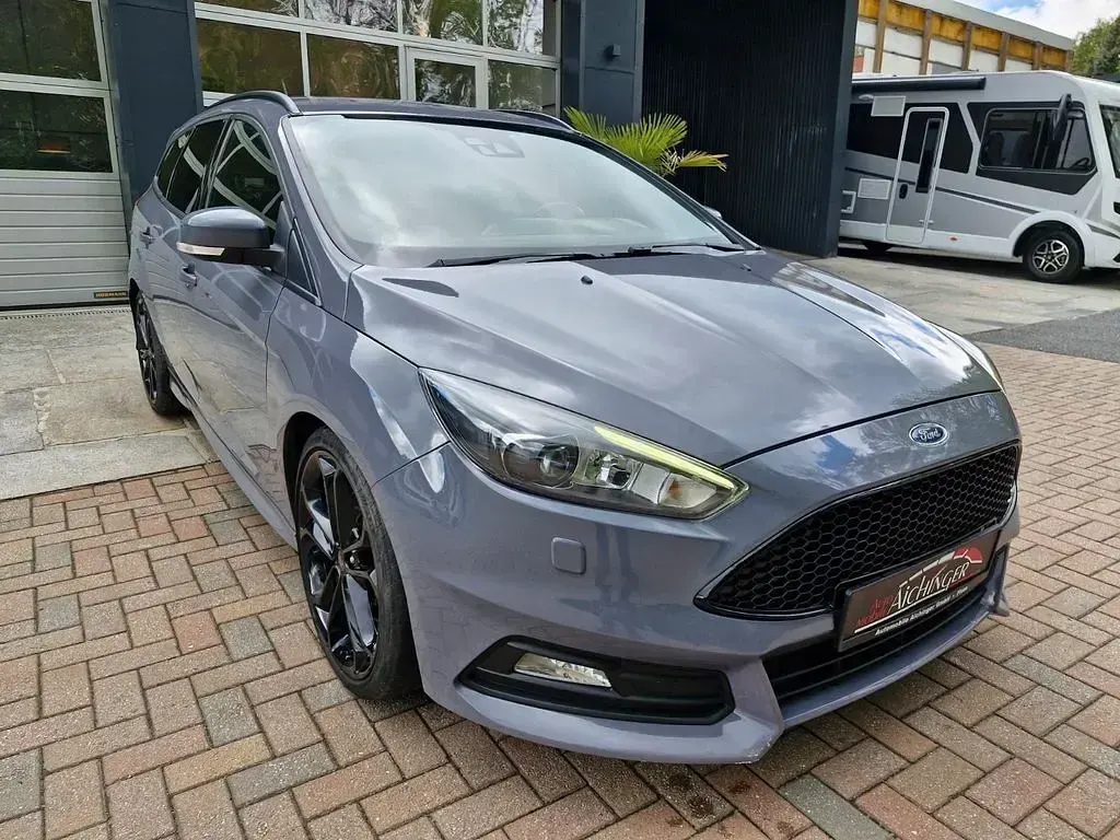 Gebraucht Ford Focus ST 185 PS (136 kW) 2017 Grau Limousine