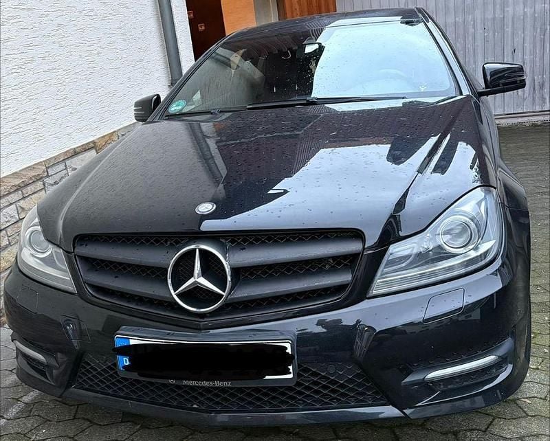 Schwarz Gebraucht 2011 Mercedes C350 Coupé | 11.500 € (Superpreis) - Bild 1/4