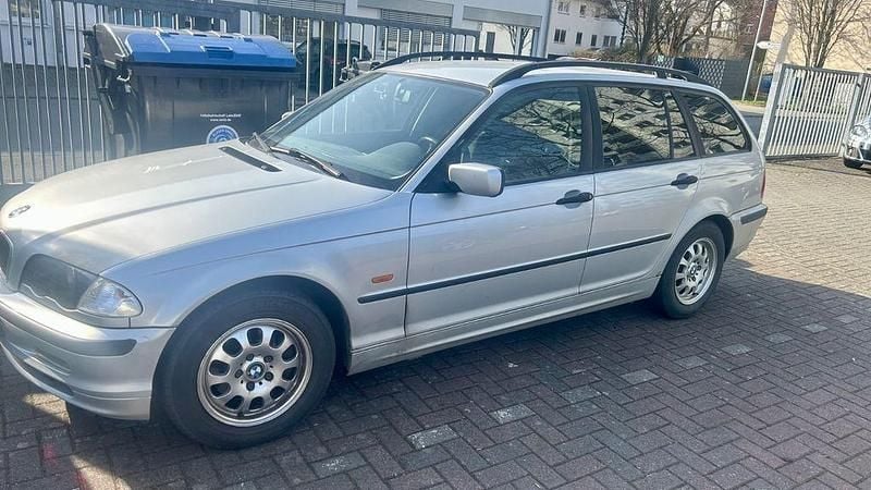 Gebraucht BMW 318 118 PS (86 kW) 2001 Silber Kombi