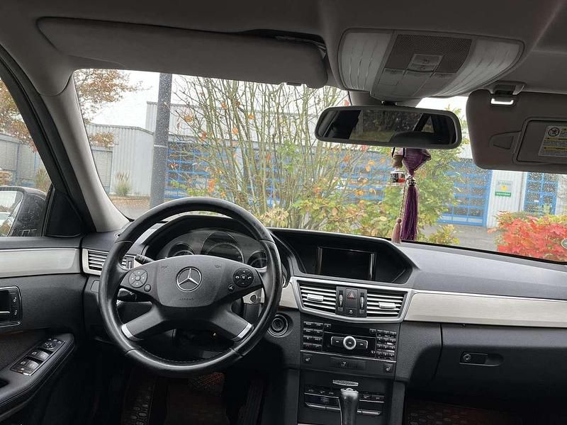 Gebraucht Mercedes E250 Avantgarde 204 PS (150 kW) 2009 Limousine