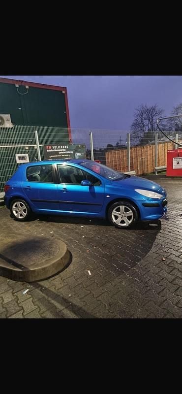 Blau Gebraucht 2007 Peugeot 307 Kleinwagen | 1.000 € - Bild 1/4