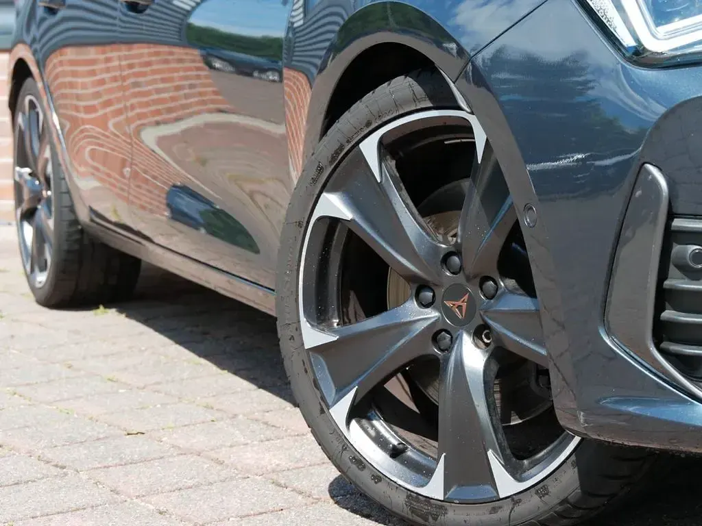 Gebraucht Cupra Leon VZ 310 PS (228 kW) 2023 Grau Limousine