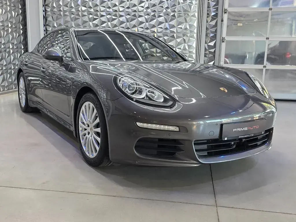 Gebraucht Porsche Panamera Diesel 250 PS (183 kW) 2013 Grau Kleinwagen