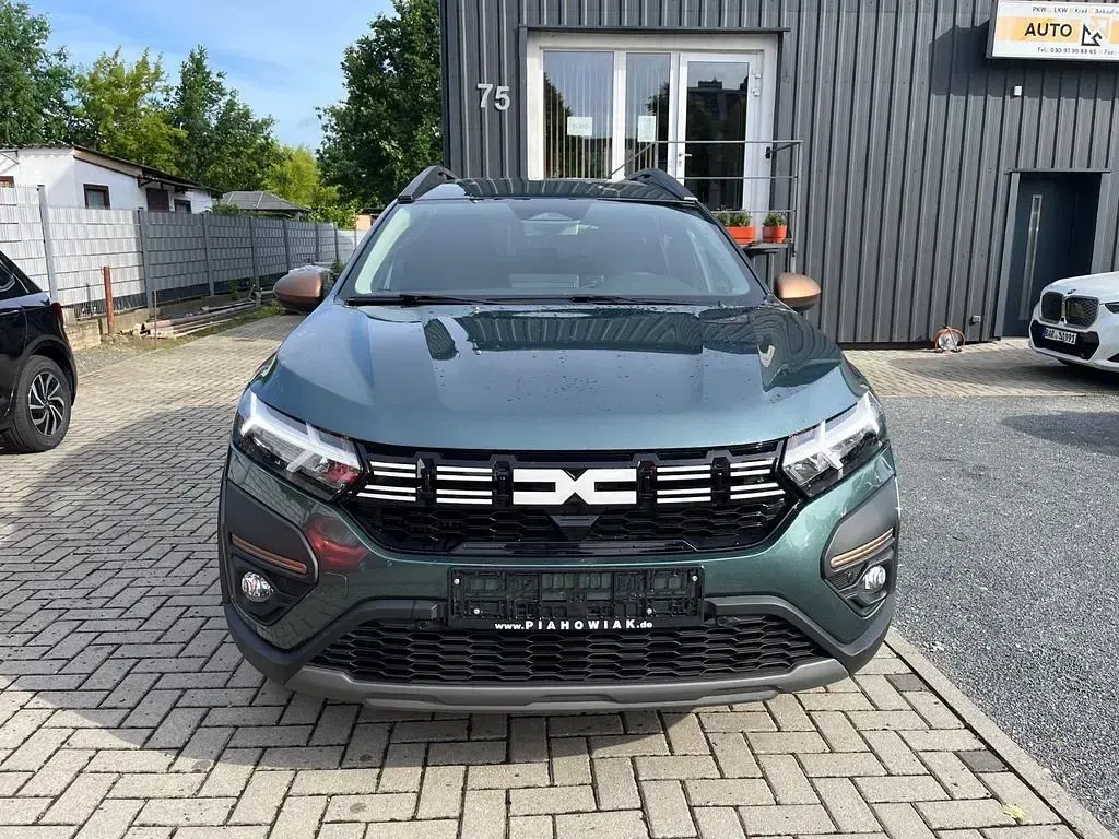 Gebraucht Dacia Jogger Extreme 110 PS (80 kW) 2025 Grün Van / Kleinbus