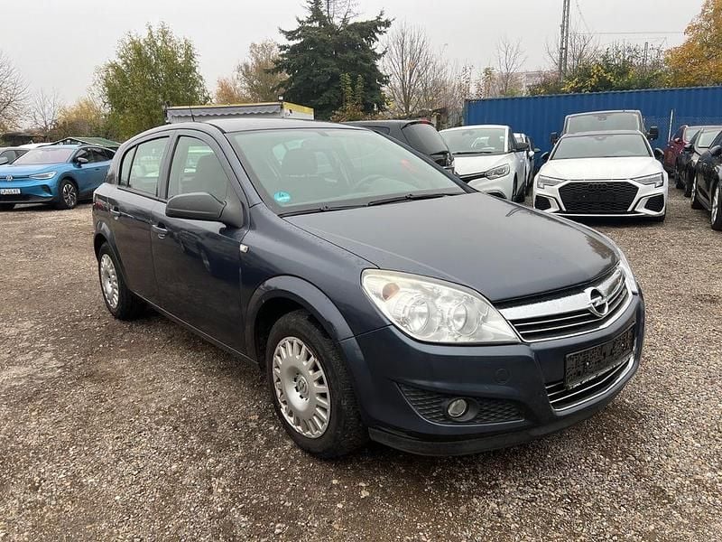 Grau Gebraucht 2009 Opel Astra Basis Limousine | 1.400 € (Superpreis) - Bild 1/4