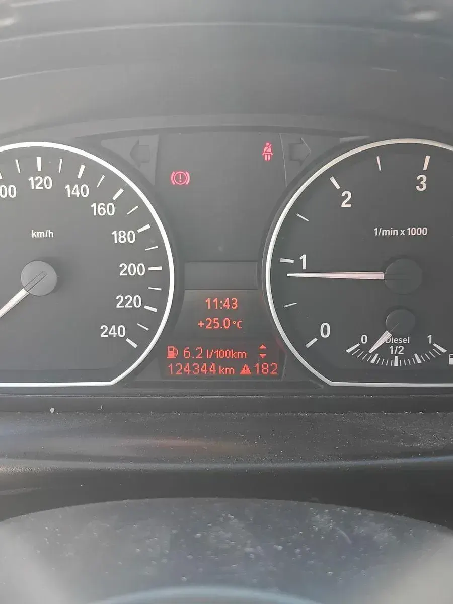 Gebraucht BMW 118 Coupé 145 PS (106 kW) 2010 Grau Coupé