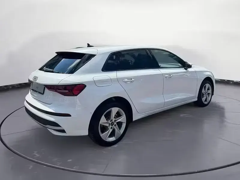 Neu Audi A3 Advanced 116 PS (85 kW) 2026 Weiß Kombi