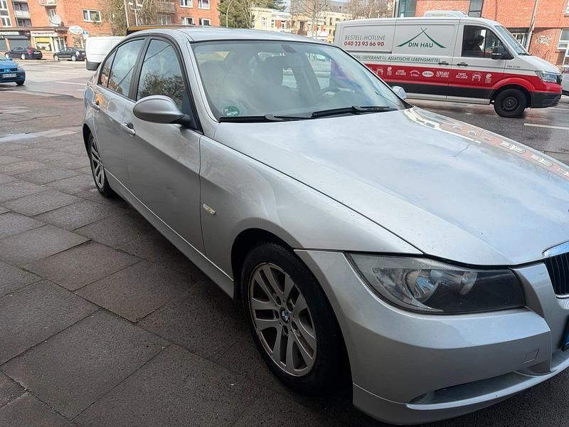 Gebraucht BMW 318 129 PS (94 kW) 2006 Blau Limousine