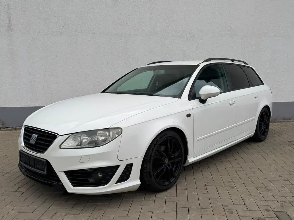 Gebraucht Seat Exeo Reference 120 PS (88 kW) 2011 Weiß Limousine