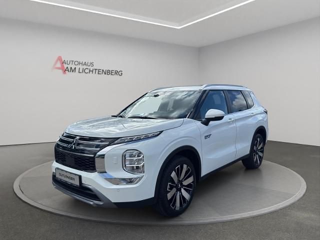Weiss Neu 2025 Mitsubishi Outlander P-HEV Edition SUV | 49.990 € (Fairer Preis) - Bild 1/4
