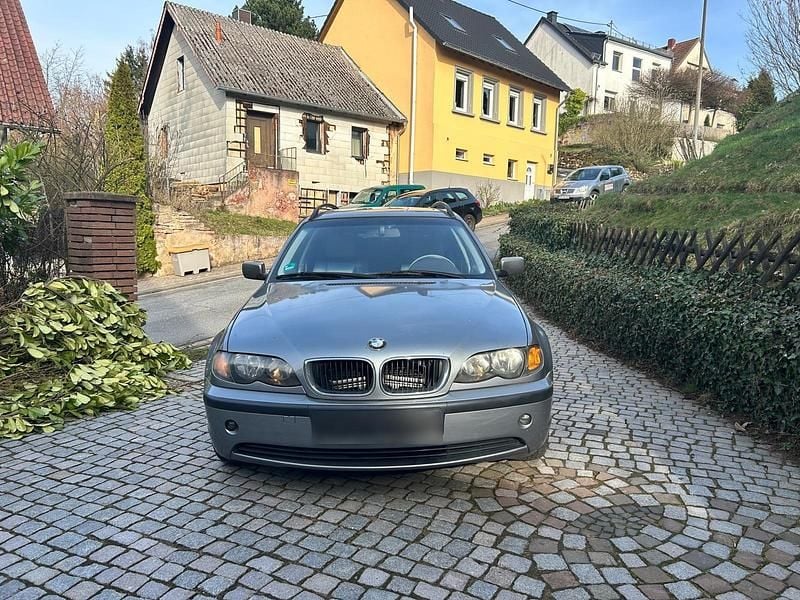 Gebraucht BMW 316 115 PS (84 kW) 2012 Grau Kombi