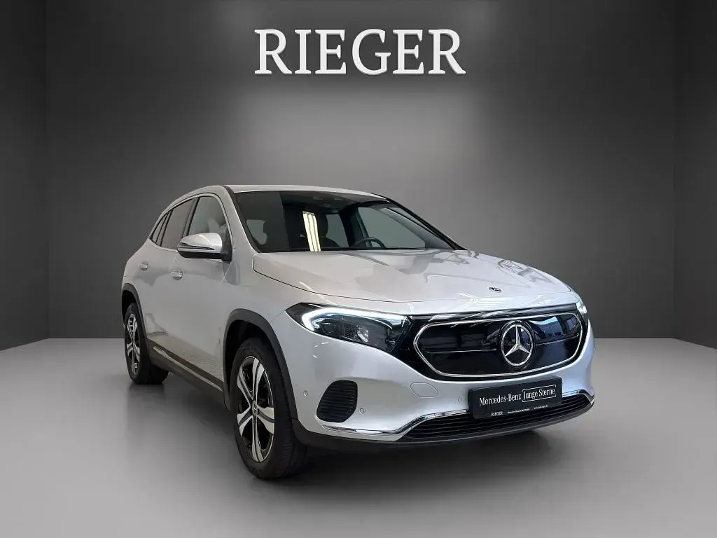 Gebraucht Mercedes EQA250+ Progressive 139 kW (190 PS) 2023 Silber SUV