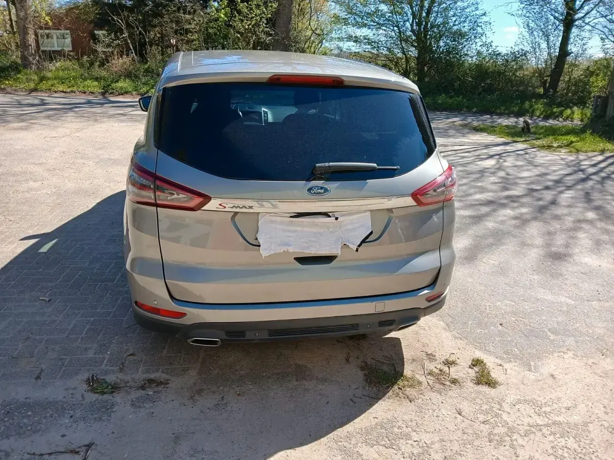 Gebraucht Ford S-MAX S 179 PS (131 kW) 2017 Silber Van / Kleinbus