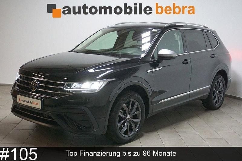 Deep black Gebraucht 2023 VW Tiguan Allspace Move SUV | 33.290 € (Superpreis) - Bild 1/4