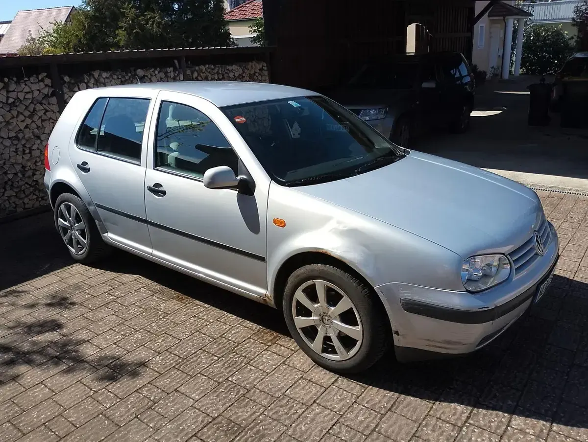 Brugt VW Golf III 68 HK (50 kW) 1998 Sølv Sedan
