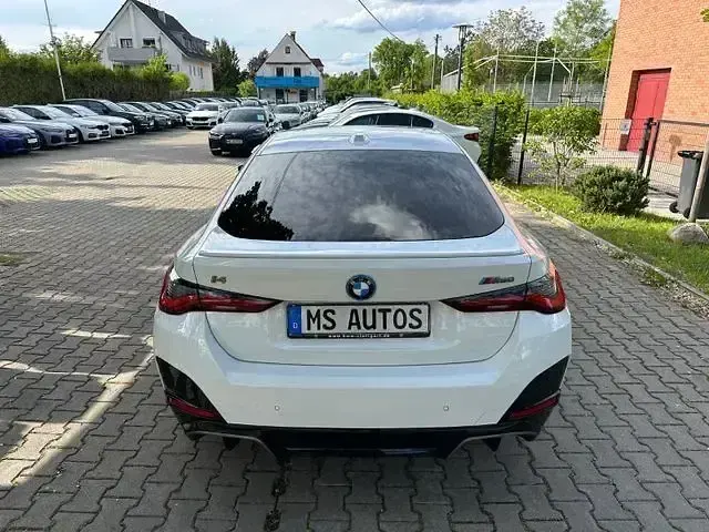 Gebraucht BMW i4 Sport Line 419 kW (571 PS) 2023 Alpinweiss iii Limousine